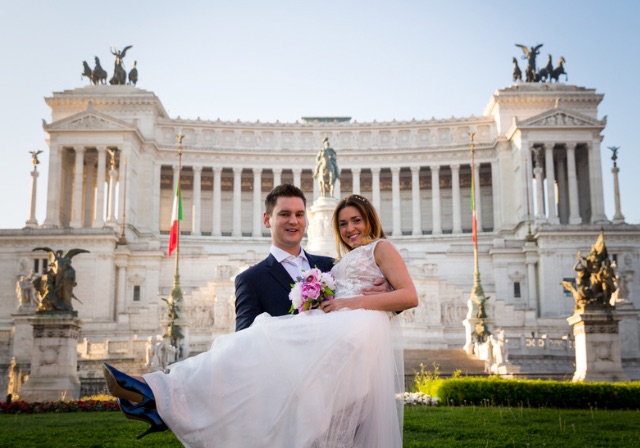 A equipe da Bella Lex presta assessoria especializada em cidadania italiana por casamento ou por tempo de residência na Itália