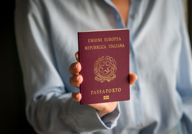 Escritório italiano para fazer o processo caminhar A Bella Lex Consultoria é um escritório italiano com sede na Itália e assim consegue realizar com rapidez o processo de cidadania italiana
