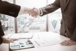 Intermediações de compra e venda junto ao vendedor de imóveis na Itália ou no Brasil Intermediações de compra e venda junto ao vendedor de imóveis na Itália ou no Brasil